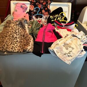 Baby girl clothes bundle size 9-12 months